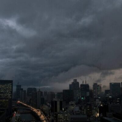 Ciclone extratropical traz ventos de até 100 km/h e tempestades em SC