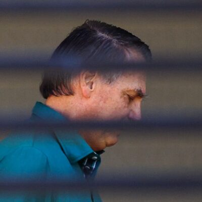 Colunistas do Estadão analisam execução da pena de Bolsonaro e mensagens das prisões