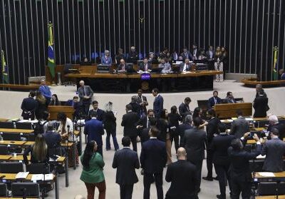 Congresso derruba vetos e flexibiliza licenciamento ambiental no Brasil