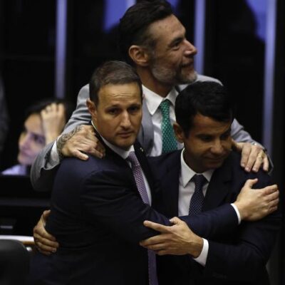 Câmara aprova PL Antifacção com apoio do centrão e oposição ao governo Lula