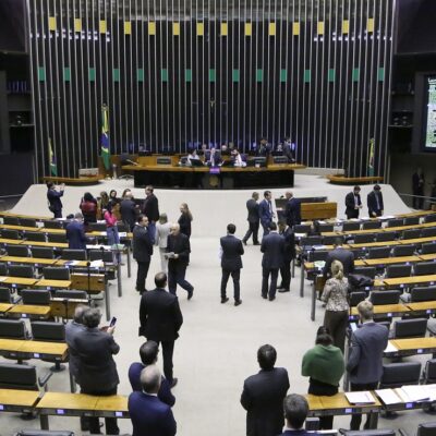 Câmara aprova aumento gradual da licença-paternidade para 20 dias