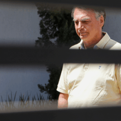 Defesa de Bolsonaro recorre contra condenação e questiona trânsito em julgado