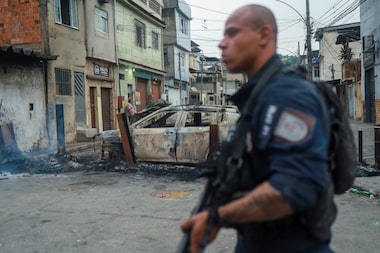 Delegado do Rio perde perna após ser baleado em megaoperação