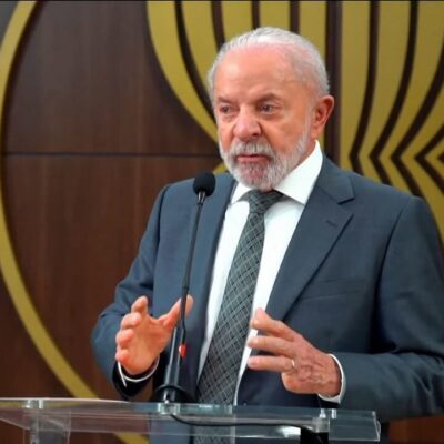 EUA bombardeiam 16º barco no Caribe em operação contra tráfico