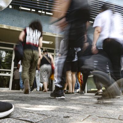 Enem 2025 começa com prova de linguagens, humanas e redação em 9 de novembro