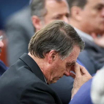 Flávio Bolsonaro diz que pai pediu esforço para pautar PL da Anistia