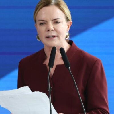 Gleisi Hoffmann repudia insinuações de fisiologismo em relação a Alcolumbre