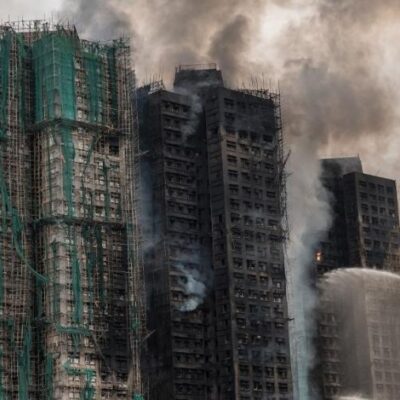 Hong Kong revela falha em alarmes de incêndio após tragédia com 128 mortos