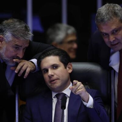 Hugo Motta anuncia rompimento com líder do PT na Câmara e agrava tensão com governo Lula