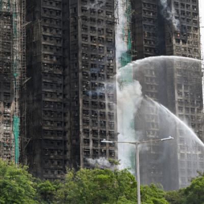 Incêndio em Hong Kong deixa 65 mortos e centenas desaparecidos