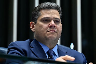 Incêndio em Oita, Japão, destrói casas e causa evacuações