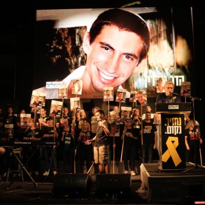 Israel recebe corpo do soldado Hadar Goldin, morto em conflito de 2014 em Gaza