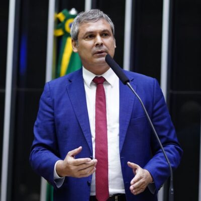 Lindbergh Farias pede que Derrite deixe relatoria do PL Antifacção