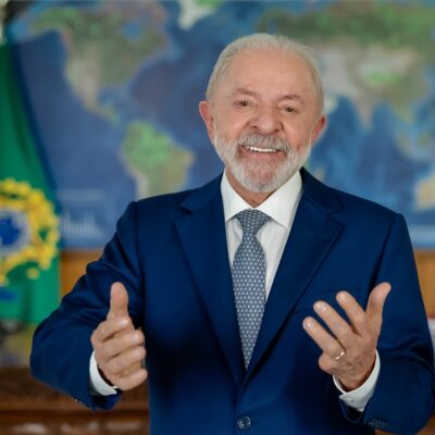 Lula defende taxação da elite para expandir isenção do Imposto de Renda