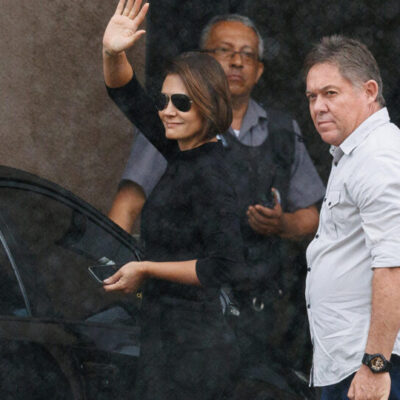 Michelle Bolsonaro visita ex-presidente Jair Bolsonaro na PF em Brasília