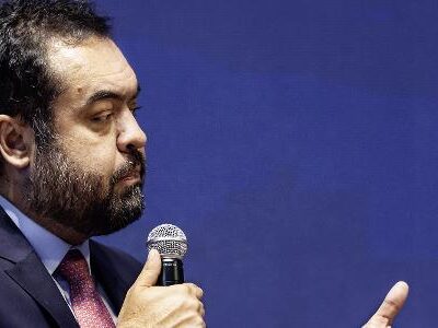 Ministro do TSE pede vista e suspende julgamento da cassação de Cláudio Castro