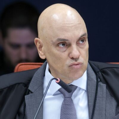 Moraes autoriza visita de Michelle Bolsonaro ao ex-presidente na PF