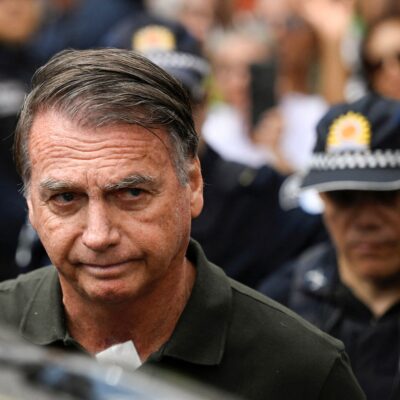 Moraes decreta início da pena de Bolsonaro, que ficará preso na PF