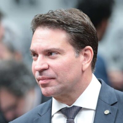 Moraes determina cassação do mandato de Alexandre Ramagem na Câmara