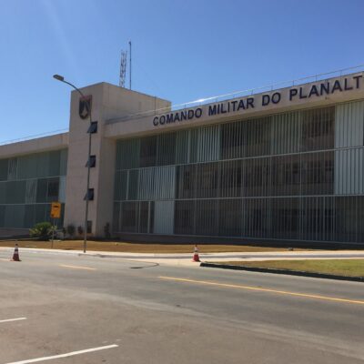 PF prende ex-ministros Augusto Heleno e Paulo Sérgio no Comando Militar do Planalto