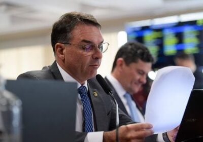PL articula para eleger Flávio Bolsonaro presidente da CPI do Crime Organizado
