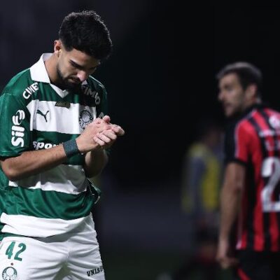 Palmeiras empata com Vitória no Allianz Parque e complica disputa no Brasileirão