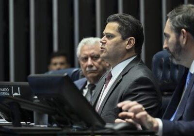 Presidente do Senado quer retomar PEC que acaba com reeleição e amplia mandatos
