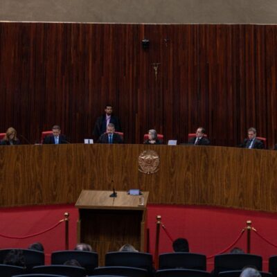 Relatora do TSE vota pela cassação de Cláudio Castro por abuso eleitoral