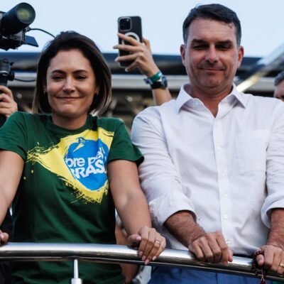 Reunião do PL após prisão de Bolsonaro gera mal-estar entre Michelle e Flávio