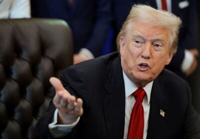 Trump critica liderança ucraniana por falta de gratidão em meio a negociações na Suíça