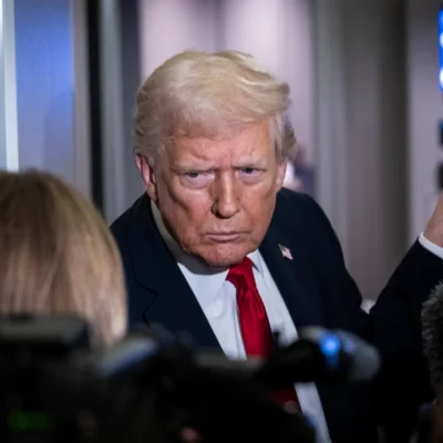 Trump fecha o espaço aéreo da Venezuela e intensifica pressão contra Maduro