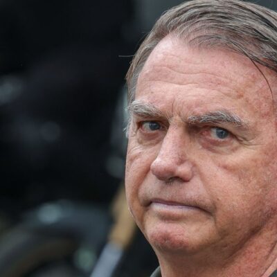 Trump reage negativamente à prisão de Jair Bolsonaro no Brasil