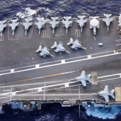 USS Gerald R. Ford, maior porta-aviões dos EUA, chega ao Caribe