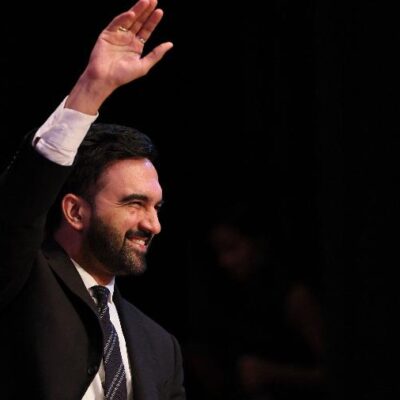 Zohran Mamdani, jovem muçulmano, é eleito prefeito de Nova York