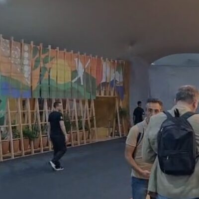 Zona Azul da COP30 reabre após incêndio, negociações retomam sexta-feira