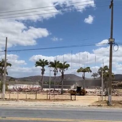 25 anos depois, Du Rei é demolida; Reginaldo Rossi marcou a estreia histórica em 1999