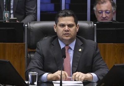 Alcolumbre solicita parecer jurídico sobre liminar de Gilmar que altera Lei do Impeachment