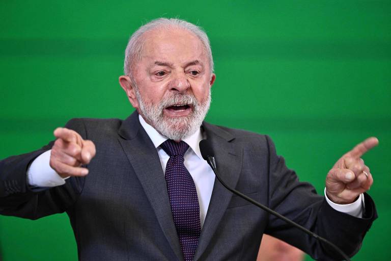 Aprovação do governo Lula se mantém estável em 32%, aponta Datafolha