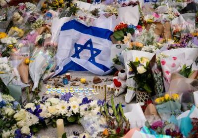 Ataque a tiros na praia de Bondi deixa 15 mortos, incluindo criança e sobrevivente do Holocausto