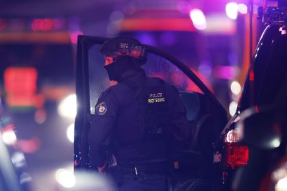 Atirador de ataque em praia de Sydney é indiciado por 59 crimes