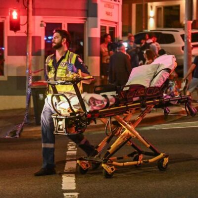 Atiradores em praia australiana teriam ligação com Estado Islâmico, diz polícia