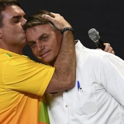 Bolsonaro escolhe Flávio para disputar presidência em 2026, afirma aliado do PL