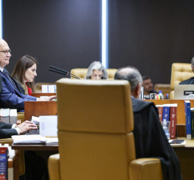 Bolsonaro escolhe Flávio para presidência em 2026 e divide direita