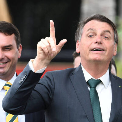 Bolsonaro indica Flávio para disputar presidência em 2026 e busca unificar direita