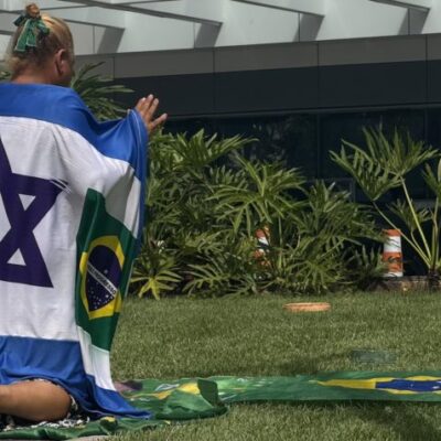 Bolsonaro passa por cirurgia para correção de duas hérnias inguinais