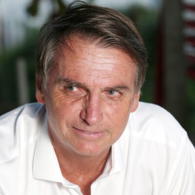Bolsonaro passa por segunda cirurgia para tratar crises de soluço