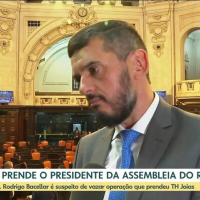 CCJ da Alerj adia decisão sobre prisão do deputado Rodrigo Bacellar para segunda