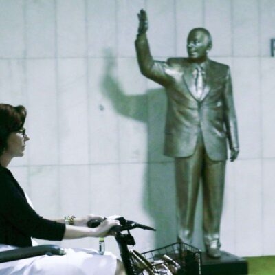 Carla Zambelli renuncia à Câmara para evitar extradição e cumprir pena no Brasil