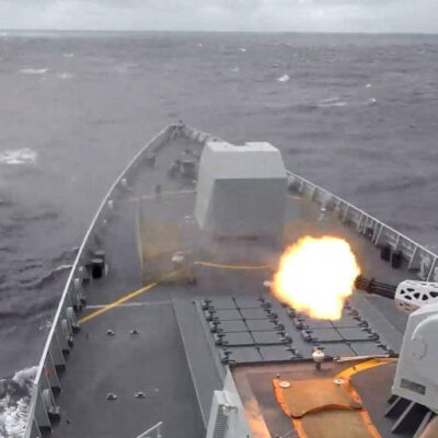 China realiza exercícios militares com disparos de mísseis ao redor de Taiwan