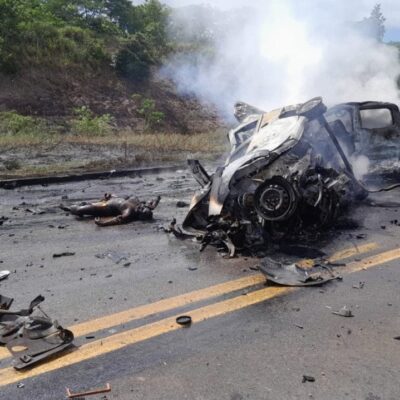 Colisão frontal na BR-101, Bahia, deixa 11 mortos após incêndio